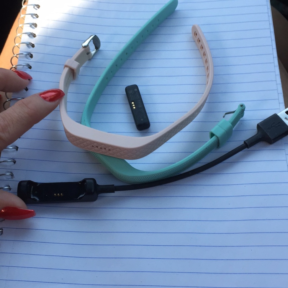 Fit Bit Flex 2 and extra band!! 💕